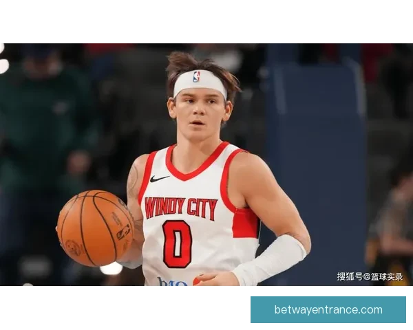麦克朗荣膺G联赛历史得分王 分享专注当下享受成长秘诀 麦克朗荣膺G联赛历史得分王 分享专注当下享受成长秘诀